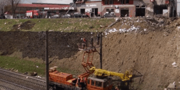 Наслідки авіаудару по Львову. Кадри з місця удару