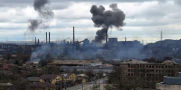 Бомбардування Азовсталі: російські окупанти хочуть «стерти «Азовсталь» з лиця землі»