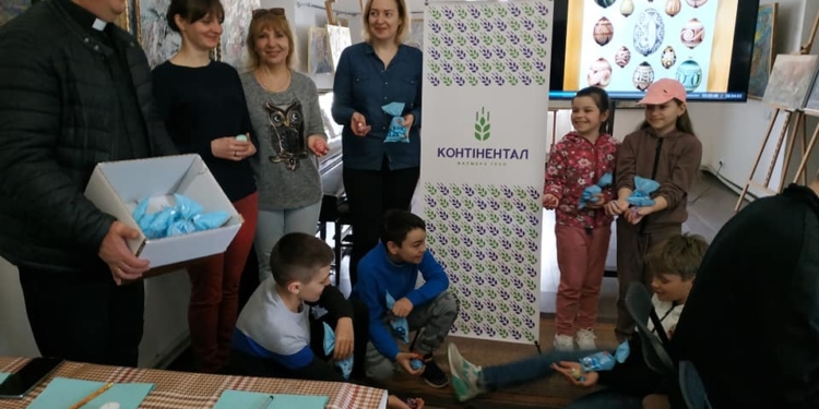 Майстерки з писанкарства провели за підтримки «Контінентал»