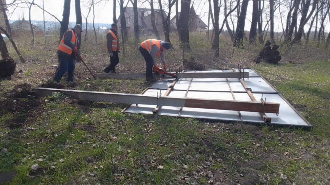 На дорогах Тернопільщини стартував демонтаж незаконних білбордів