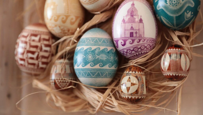 У Тернополі відкрили виставку дряпанок: курячі, гусячі та страусині