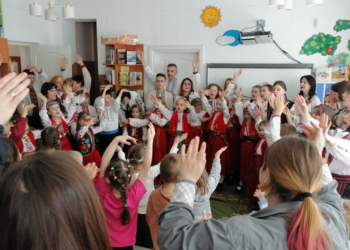 Духовне і національне поєднали у Хресній дорозі в обласній бібліотеці для дітей