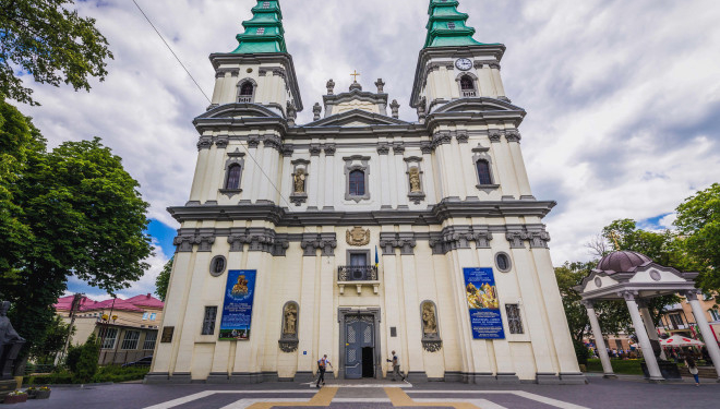 Цього року традиційна Хресна дорога відбудеться у режимі онлайн з Архикатедри Тернополя