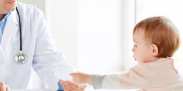 Евакуйованих дітей у Тернополі приймав лікар-педіатр з США