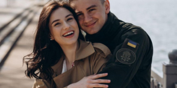 Тернопільський нацгвардієць романтично освідчився коханій