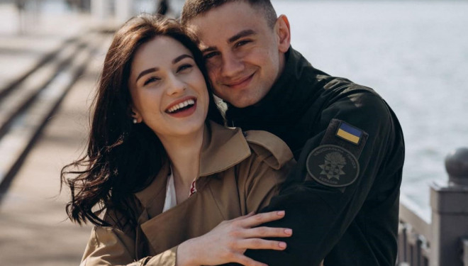 Тернопільський нацгвардієць романтично освідчився коханій