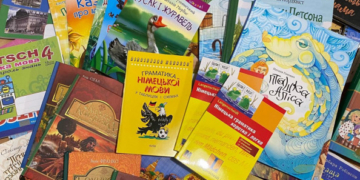 Для маленьких українців у Німеччині передали книжки