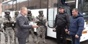 Волонтери подарували автобус поліцейським Тернопільщини