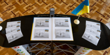 Оригінальну поштову марку з російським кораблем погасили у Тернополі