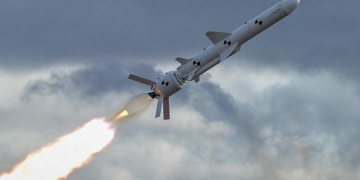 Ракета, що летіла на Тернопіль, збита, але її частини впала на склад з аміачними добривами