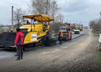 Дорожники Тернопільської області виконують свої обов’язки – ремонтують дороги
