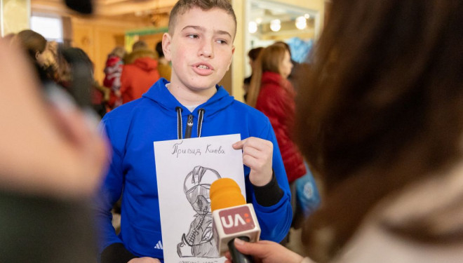 Родина з Маріуполя, яка знайшла прихисток на Тернопіллі, не покидає віри, що скоро повернеться додому