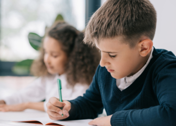 Школярі-переселенці можуть завершити навчальний рік у школах Тернопільщини