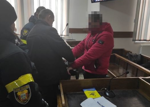 Суд засудив до позбавлення волі жителя Теребовлі за неправдиві повідомлення про підготовку вибуху на автозаправній станції