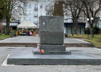 Мер Тернополя прокоментував зникнення Пушкіна: “Все російське потрібно демонтувати”