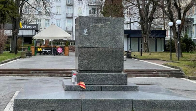 Мер Тернополя прокоментував зникнення Пушкіна: “Все російське потрібно демонтувати”