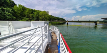 На Великдень тернопільські теплоходи запрошують на прогулянки ставом