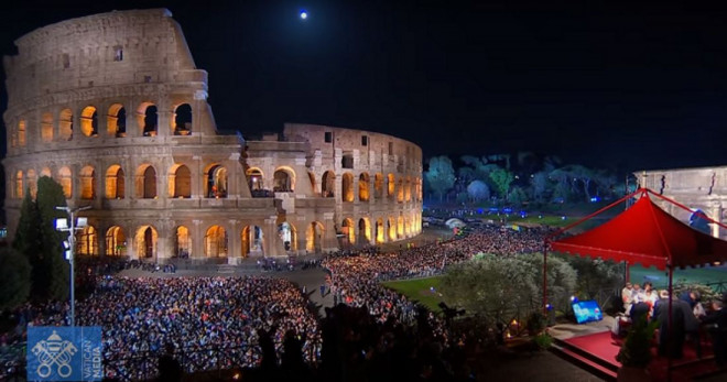 Хрест тримали українка і росіянка – Відбулася скандальна акція примирення у Ватикані