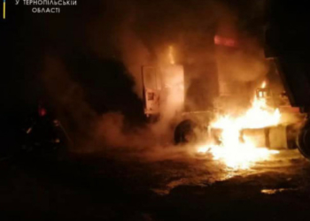 У Борщеві вночі горіла вантажівка DAF