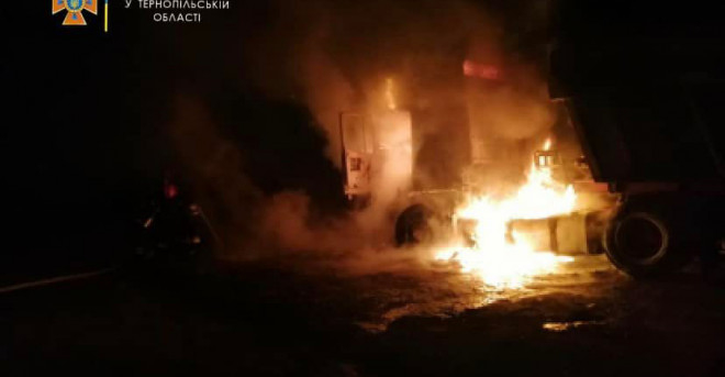 У Борщеві вночі горіла вантажівка DAF