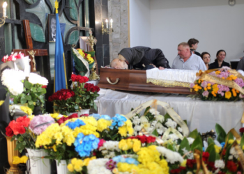 20 травня Тернопіль провів в останню путь відомого барда та драматурга – Олександра Смика (фото)