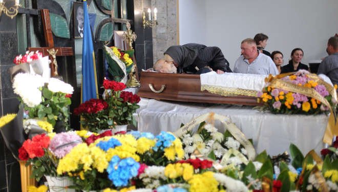 20 травня Тернопіль провів в останню путь відомого барда та драматурга – Олександра Смика (фото)