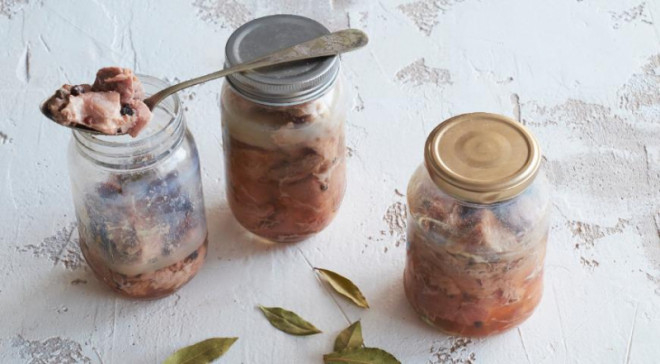 На Тернопільщині жінка померла від домашньої тушонки