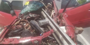 Відбійник простромив автомобіль наскрізь: ДТП з потерпілими сталася на об’їзній Тернополя