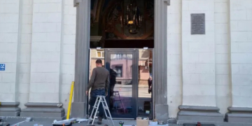 У Тернопільській Катедрі тепер нові двері