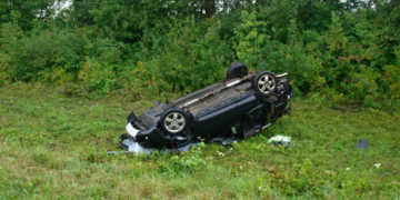 Внаслідок ДТП неподалік Збаража перевернувся автомобіль