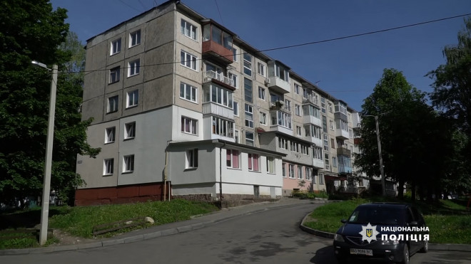 На вулиці Богдана Лепкого, у Тернополі, оперативники викрили наркопритон