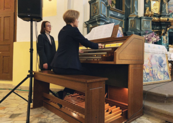 В костел м. Бучача, на Тернопільщині, меценати придбали електронний орган віртістю півмільйона гривень
