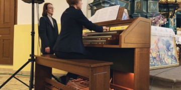 В костел м. Бучача, на Тернопільщині, меценати придбали електронний орган віртістю півмільйона гривень