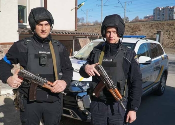 Щоб заощадити пальне поліцейські Тернополя патрулюватимуть пішки