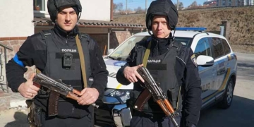 Щоб заощадити пальне поліцейські Тернополя патрулюватимуть пішки