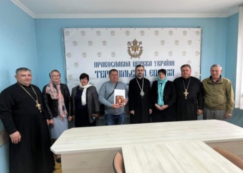 Парафіяни на Тернопільщині масово переходять на «світлу сторону», – цього разу парафія в Колодному розпрощалася з московськими попами та перейшла до ПЦУ