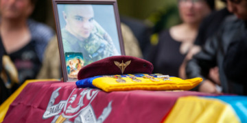 На Тернопільщині попрощалися із Романом Михайлишином. Військовому було 34 роки