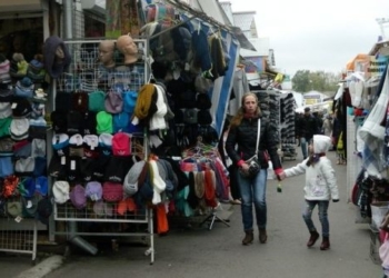 Викрали 26000 гривень, – у Тернополі на центральному ринку пограбували продавчиню