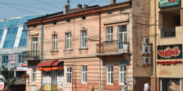 Сьогодні буде частково обмежено рух транспорту на вул. Митрополита Шептицького