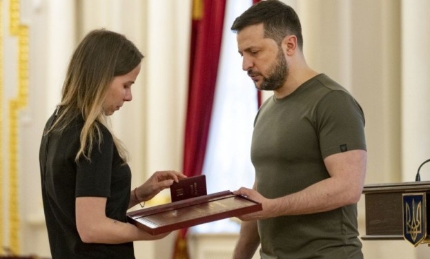 Президент Володимир Зеленський посмертно нагородив орденом «Золота Зірка» сапера, матроса Віталія Скакуна з Бережан