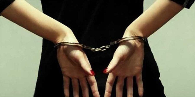 На Кременеччині 21-річна дівчина пограбувала чоловіка під час застілля