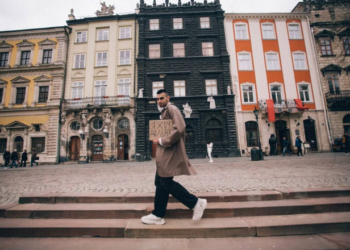 Віталій OKS, фіналіст «Голосу країни»  випустив натхненний кліп до Дня Львова