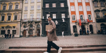 Віталій OKS, фіналіст «Голосу країни»  випустив натхненний кліп до Дня Львова