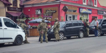 У центрі Кременця затримали зловмисників що провели аферу на суму 25 тис доларів, «кинувши» на гроші одного із тернопільських «мінял»