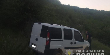 У Теребовлі 28 річний чоловік украв автомобіль, проте далеко не заїхав, авто зламалося