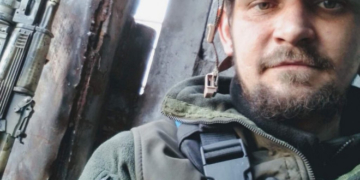 У Тернополі прощаються з Героєм, Даниїлом Сафоновим, – тіло загиблого, ще на початку травня, у Азовсталі, вдалося доставити лише зараз