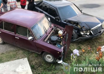 У Підволочиській ОТГ трапилась аварія, – водій жигулів протаранив мерседес