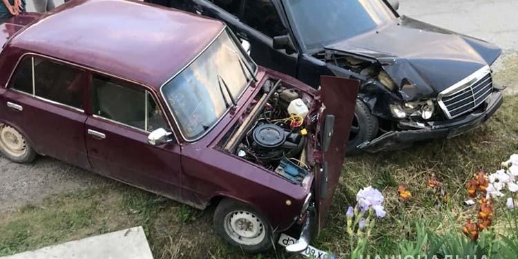 У Підволочиській ОТГ трапилась аварія, – водій жигулів протаранив мерседес