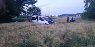 На трасі Почаїв – Кременець Citroen Berlingо збив пішохода після чого врізався у відбійник та злетів в кювет