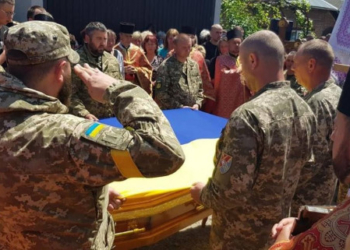 Тернопільщина попрощалася з двома Героями Андрієм Гладієм та Андрієм Тутовим